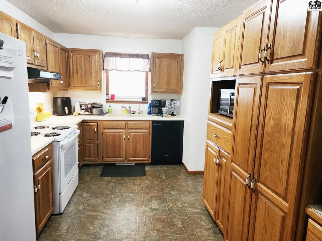 823 S Elm Street Mcpherson KS 67460