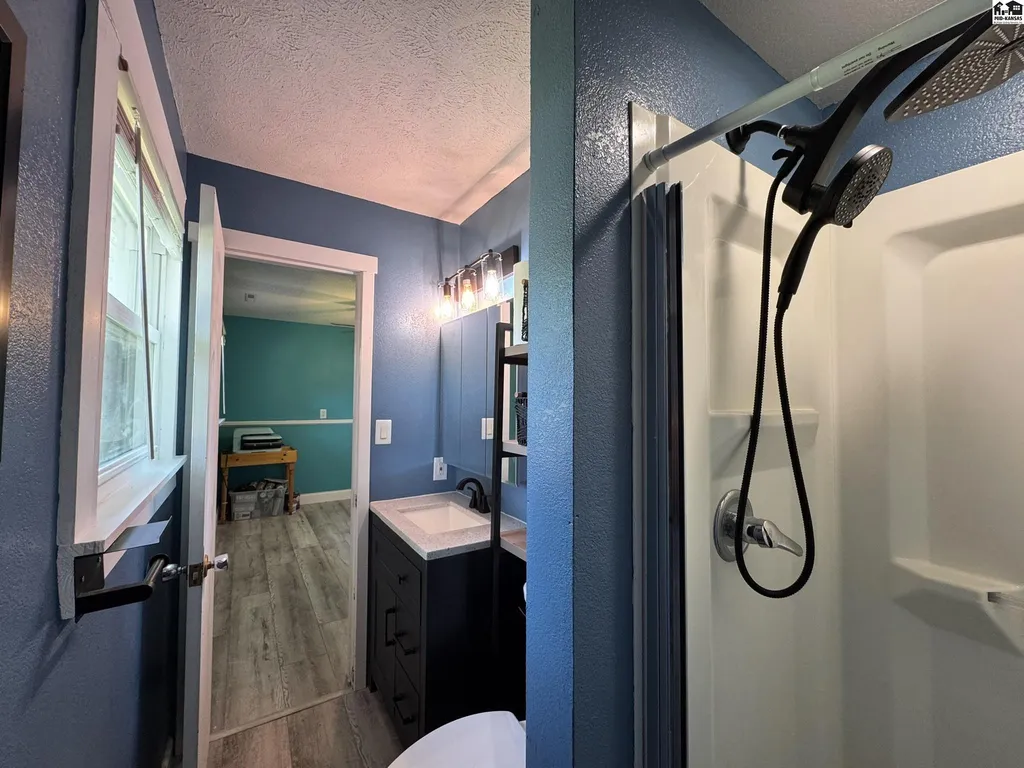 1005 E 32nd Avenue Hutchinson KS 67502