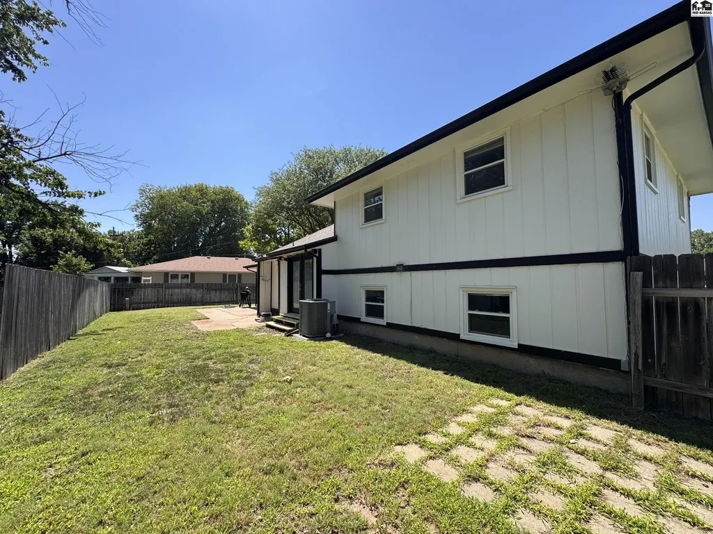 1005 E 32nd Avenue Hutchinson KS 67502