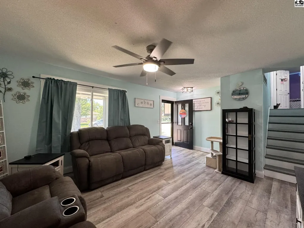 1005 E 32nd Avenue Hutchinson KS 67502
