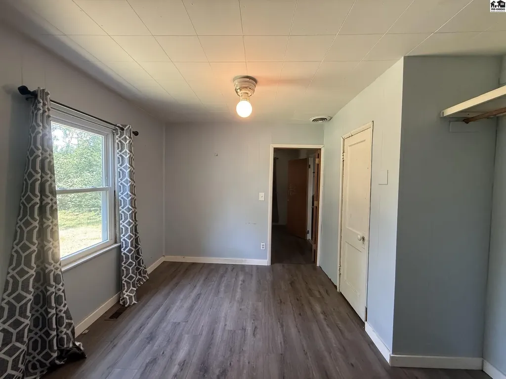 1418 N Barnes Lake Road Hutchinson KS 67501
