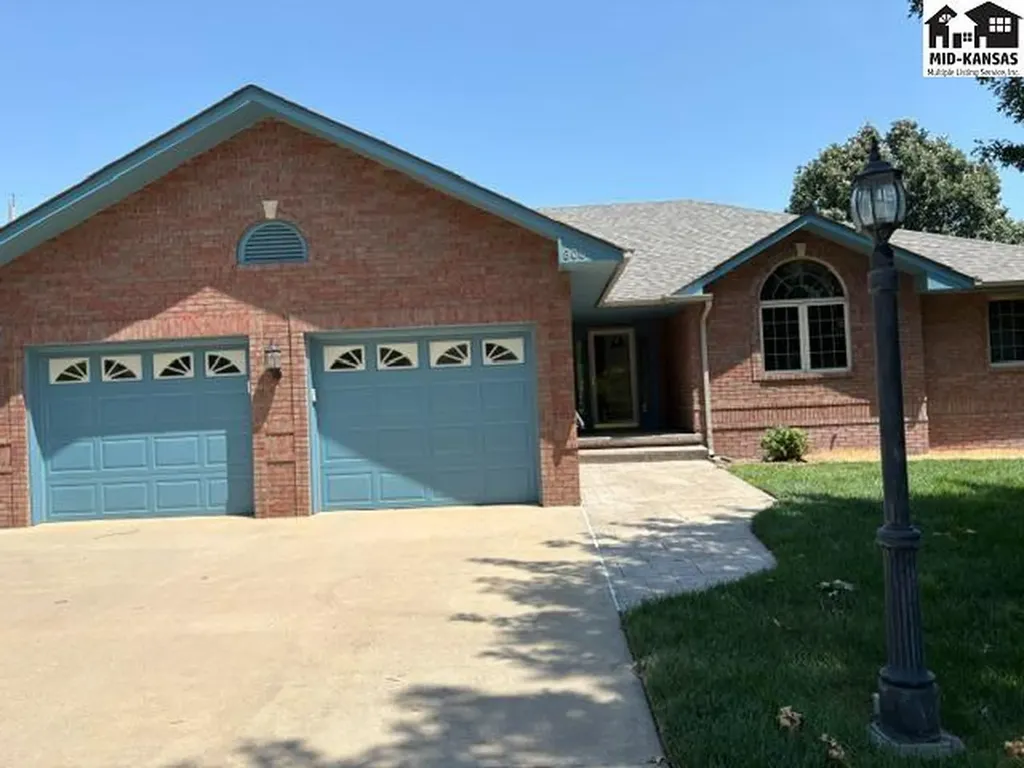 800 Virginia Court Hutchinson KS 67502