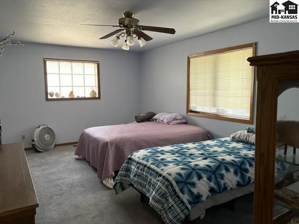 800 Virginia Court Hutchinson KS 67502