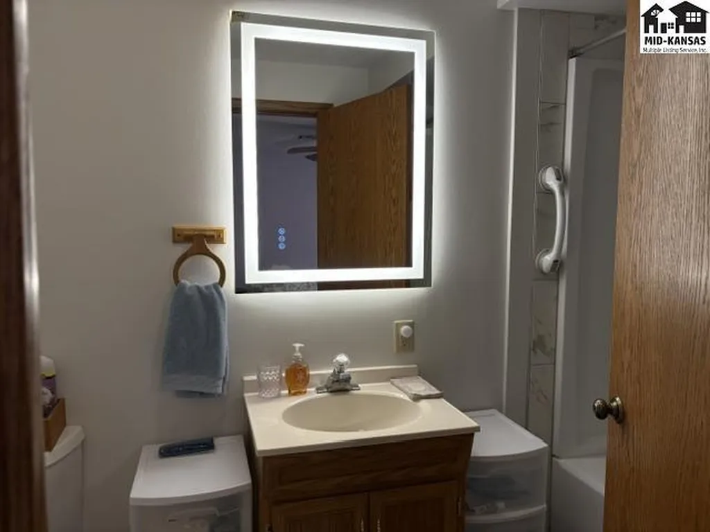 800 Virginia Court Hutchinson KS 67502