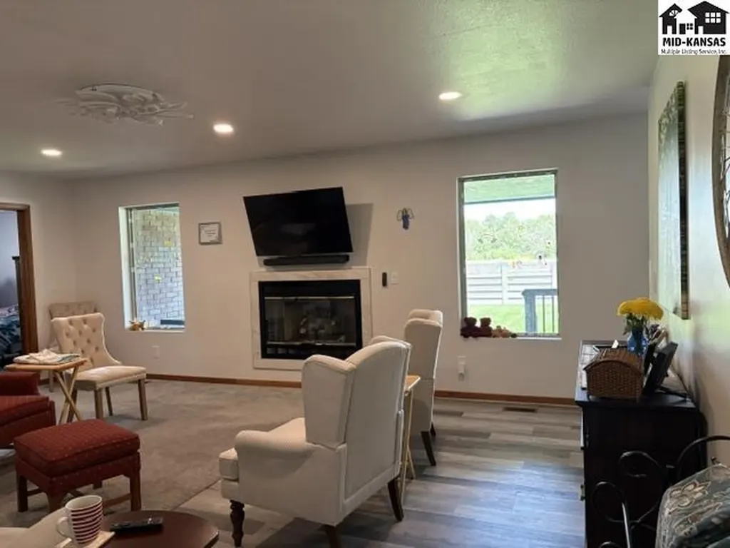 800 Virginia Court Hutchinson KS 67502