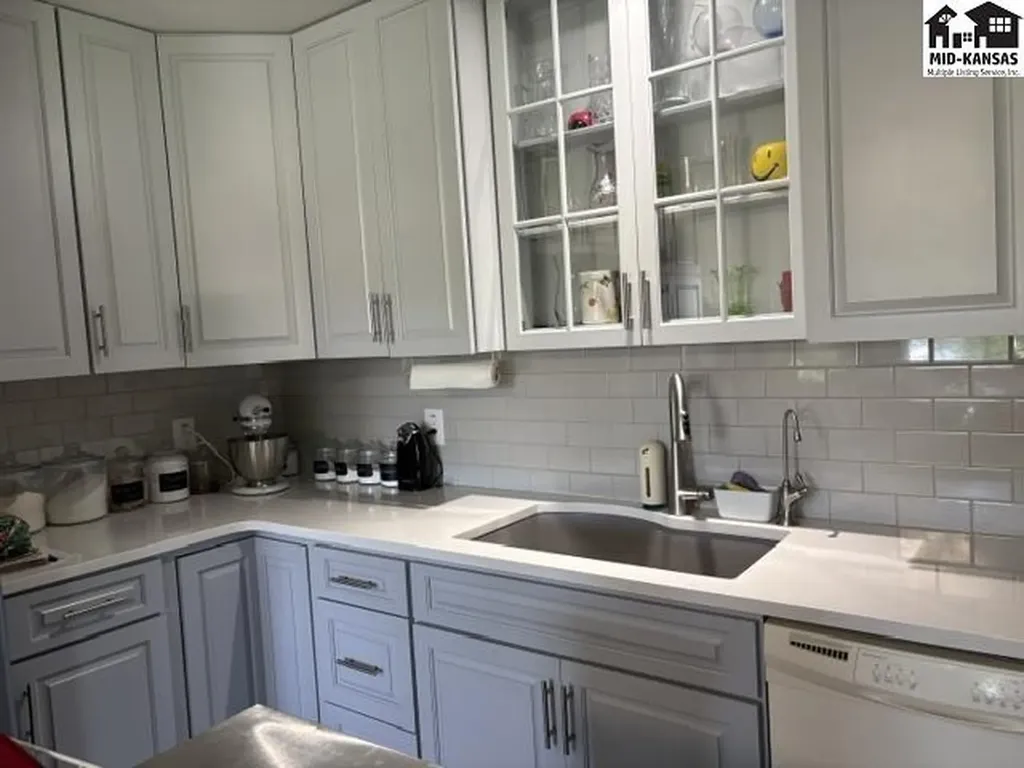 800 Virginia Court Hutchinson KS 67502