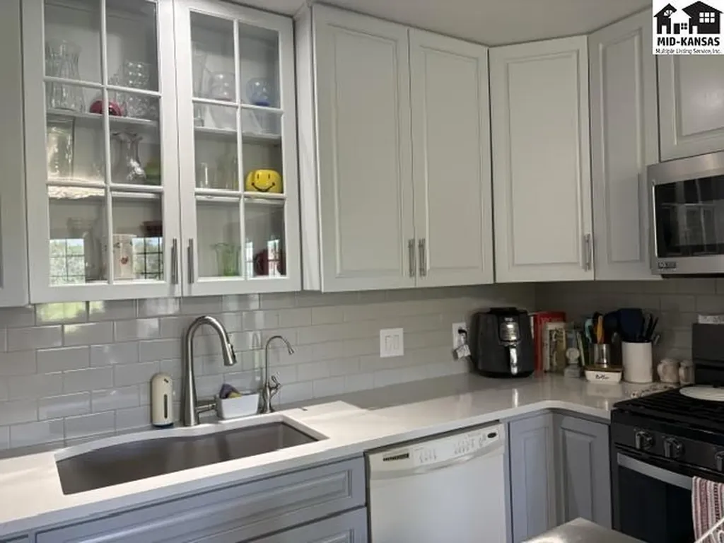 800 Virginia Court Hutchinson KS 67502