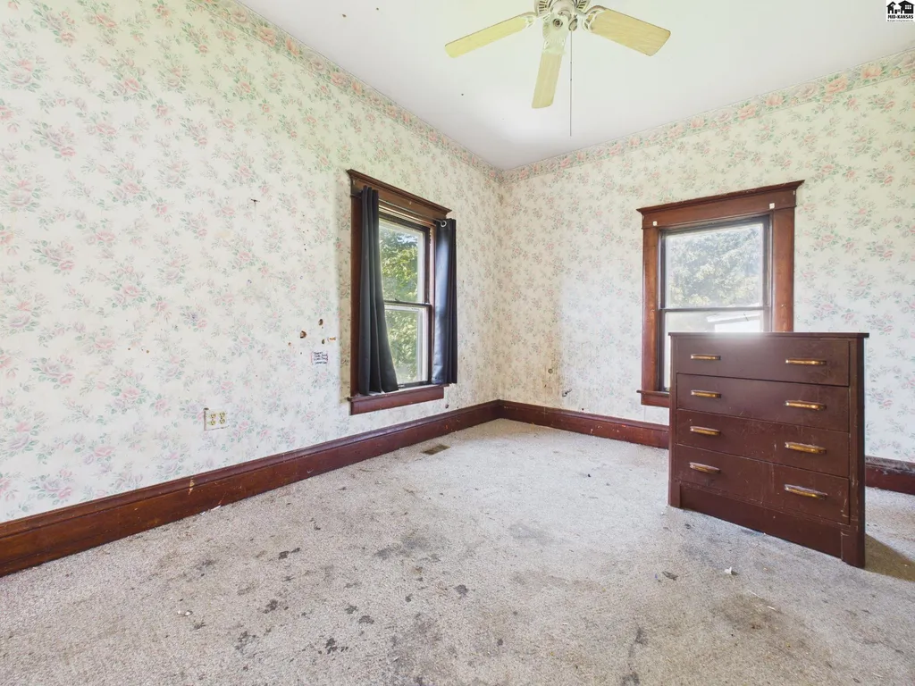 205 W 10th Avenue Hutchinson KS 67501