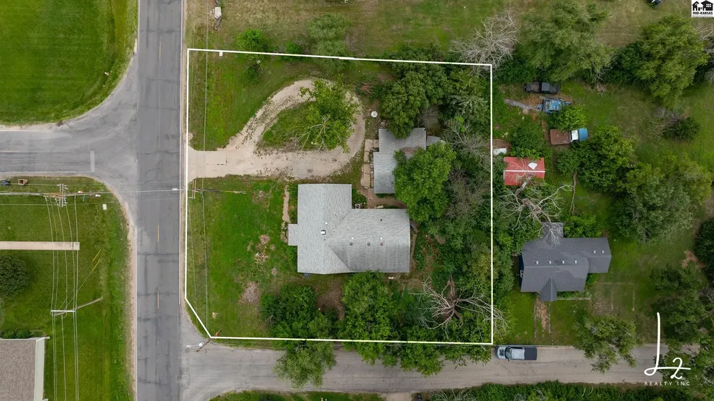 1029 N Hendricks Street Hutchinson KS 67501