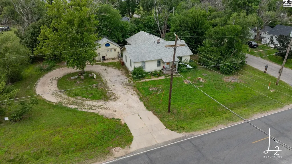 1029 N Hendricks Street Hutchinson KS 67501