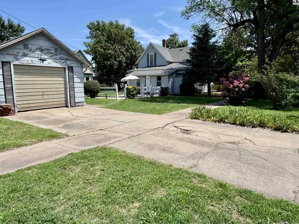 601 N Oak Street Mcpherson KS 67460