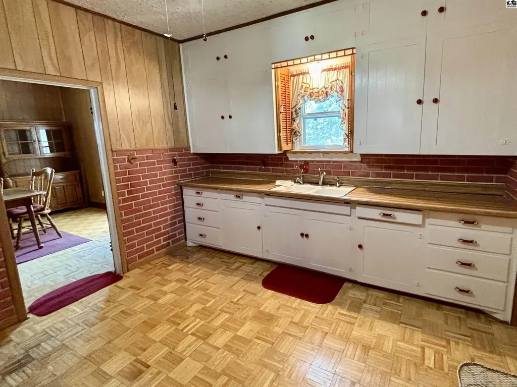 601 N Oak Street Mcpherson KS 67460