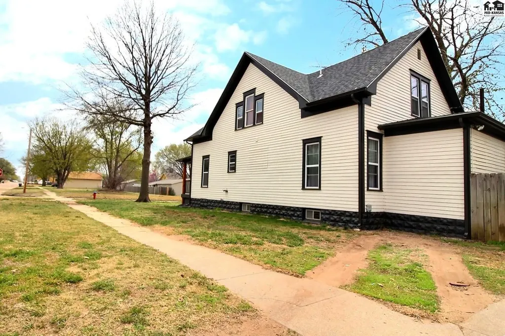 635 Cedar Street Kingman KS 67068