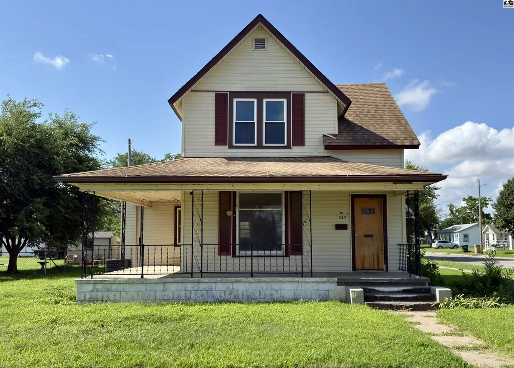 327 W 7th Avenue Hutchinson KS 67501