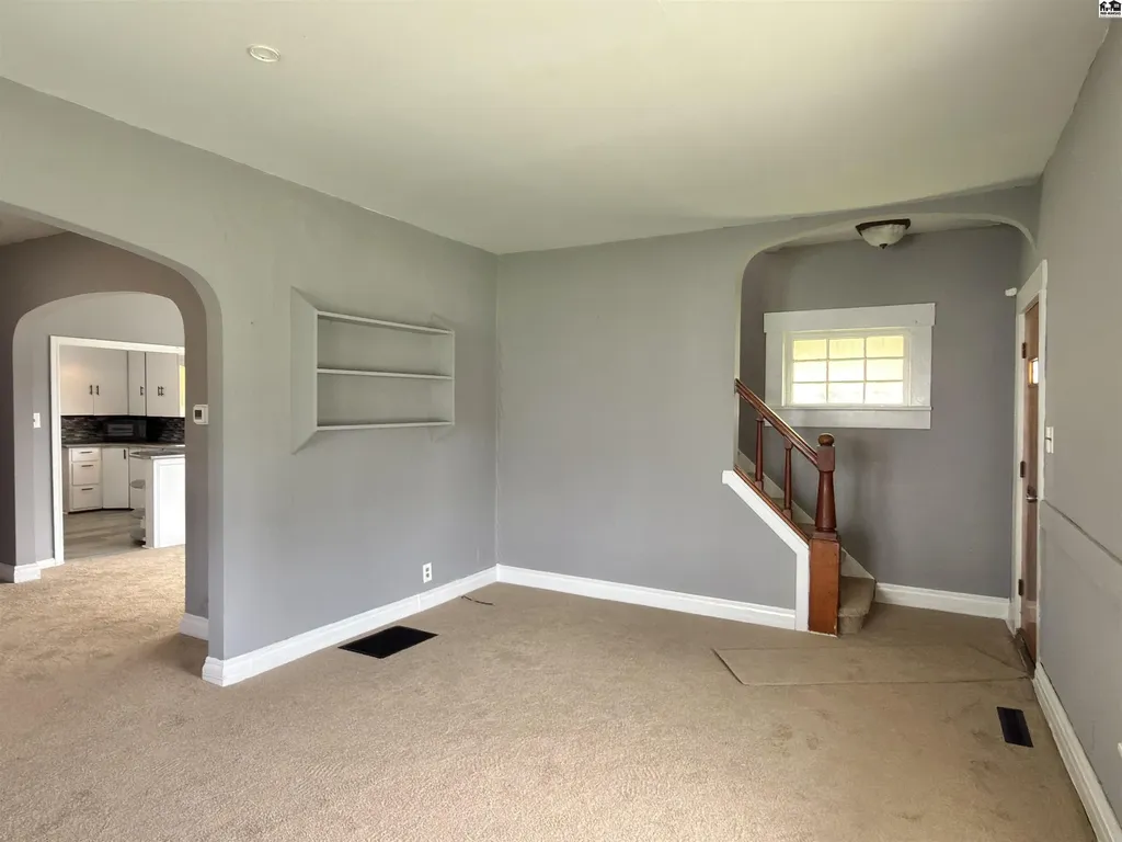 327 W 7th Avenue Hutchinson KS 67501