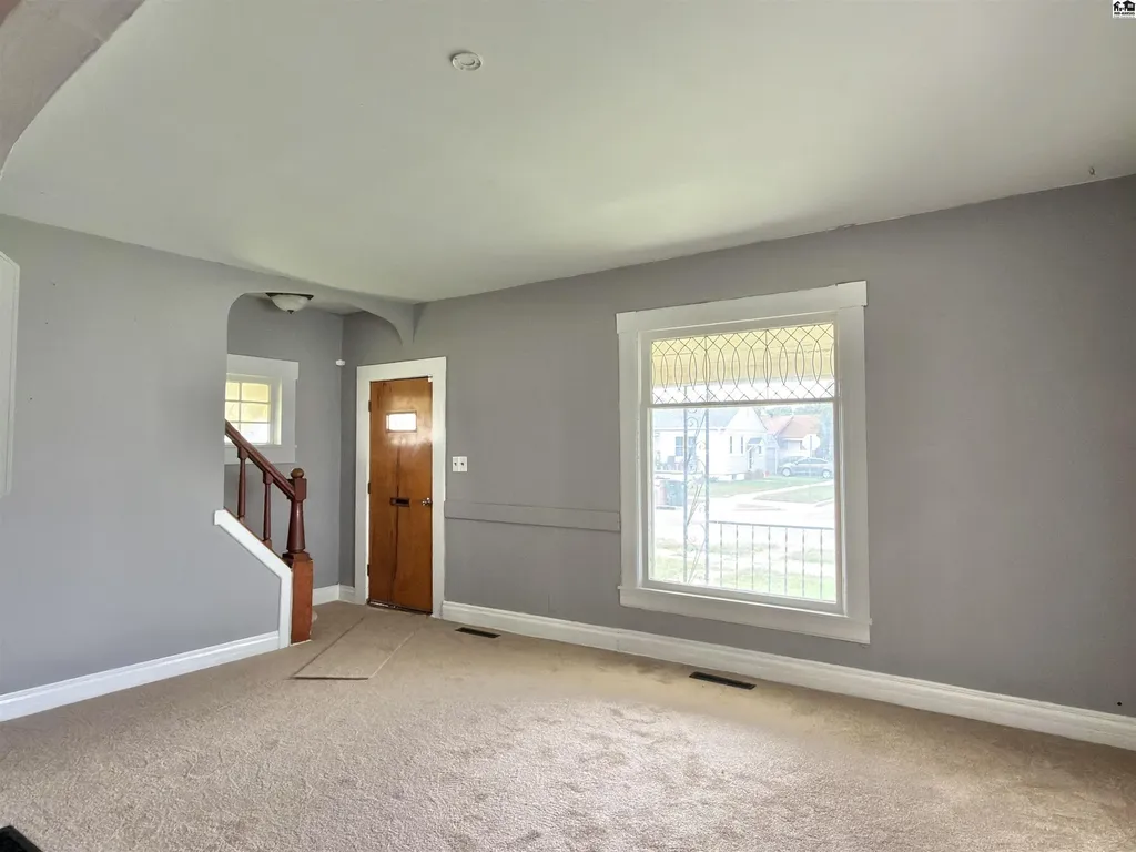 327 W 7th Avenue Hutchinson KS 67501
