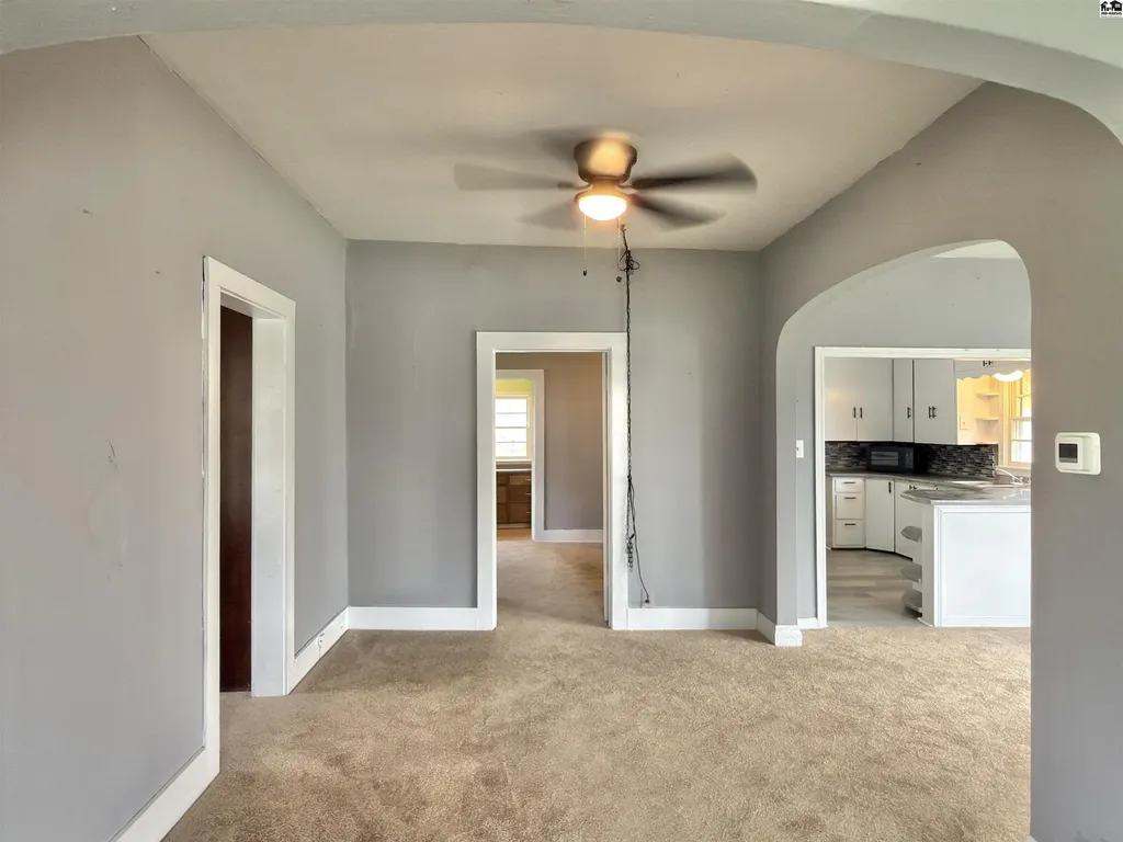 327 W 7th Avenue Hutchinson KS 67501