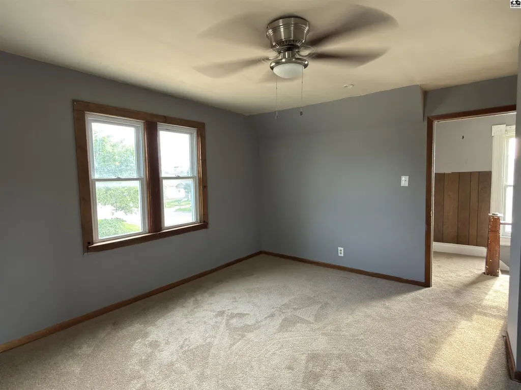 327 W 7th Avenue Hutchinson KS 67501