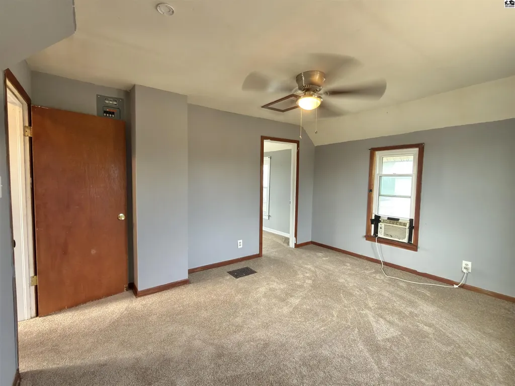 327 W 7th Avenue Hutchinson KS 67501