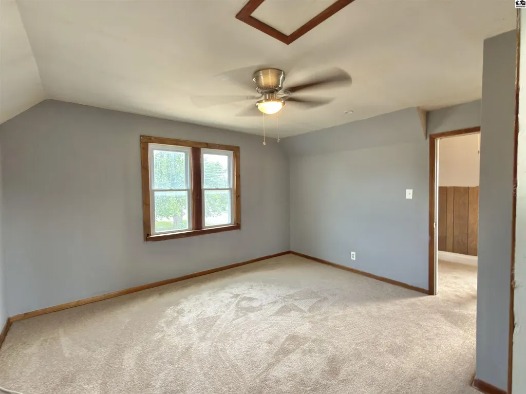 327 W 7th Avenue Hutchinson KS 67501