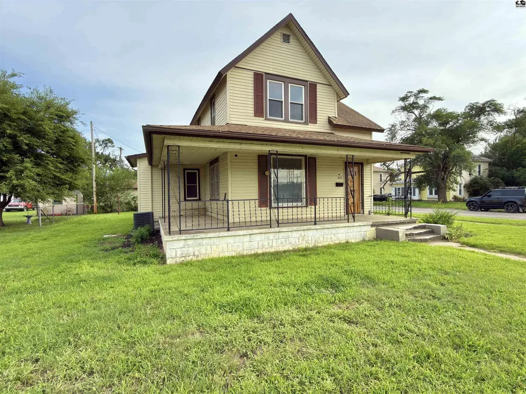 327 W 7th Avenue Hutchinson KS 67501