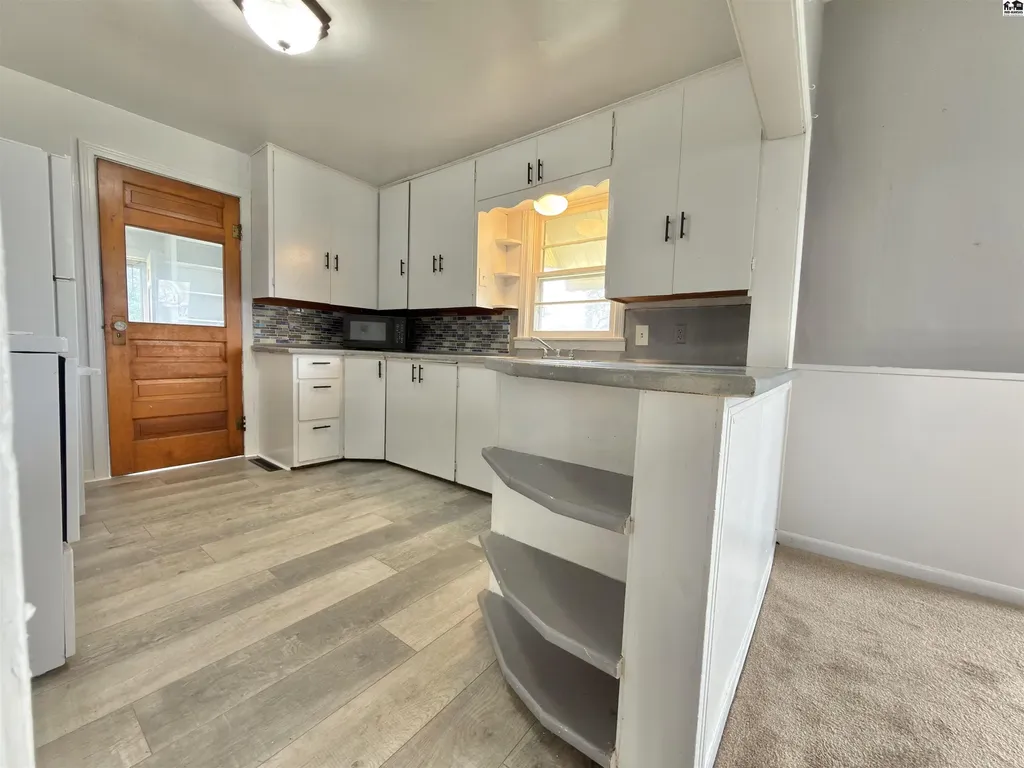 327 W 7th Avenue Hutchinson KS 67501