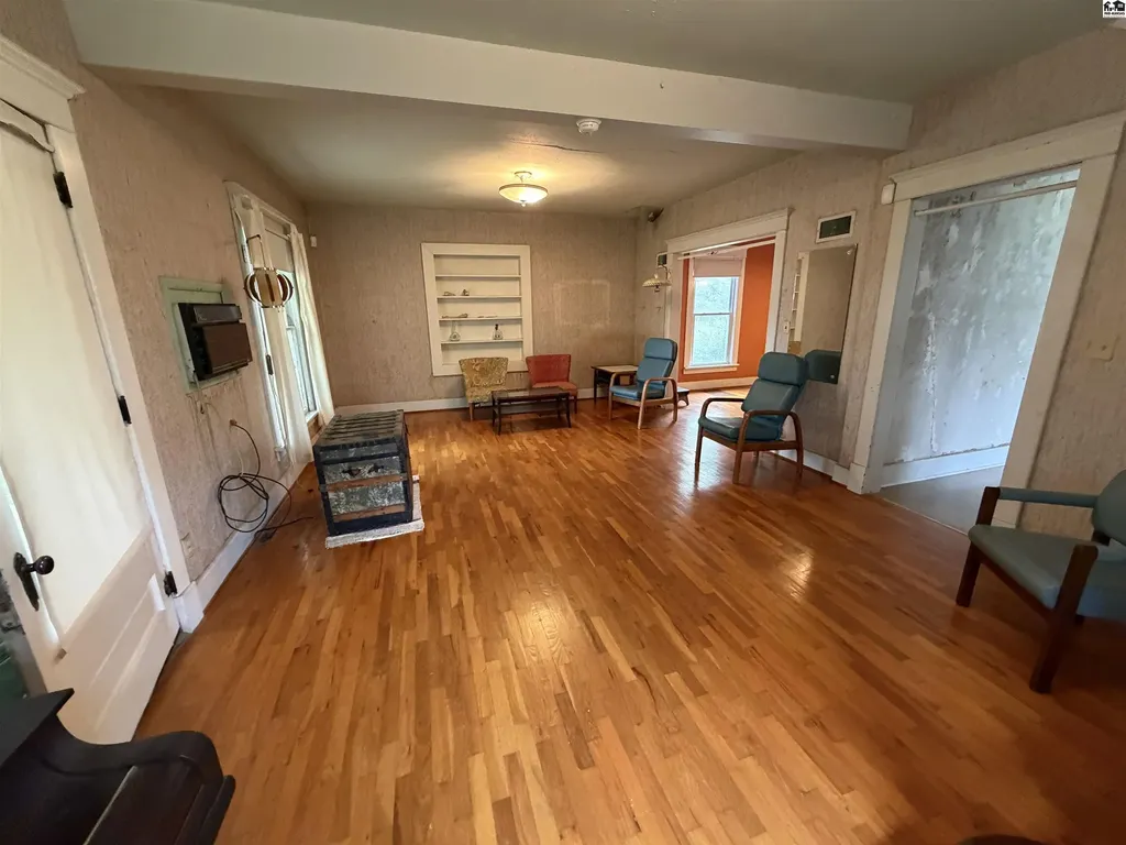 1190 90th Street Peabody KS 66866