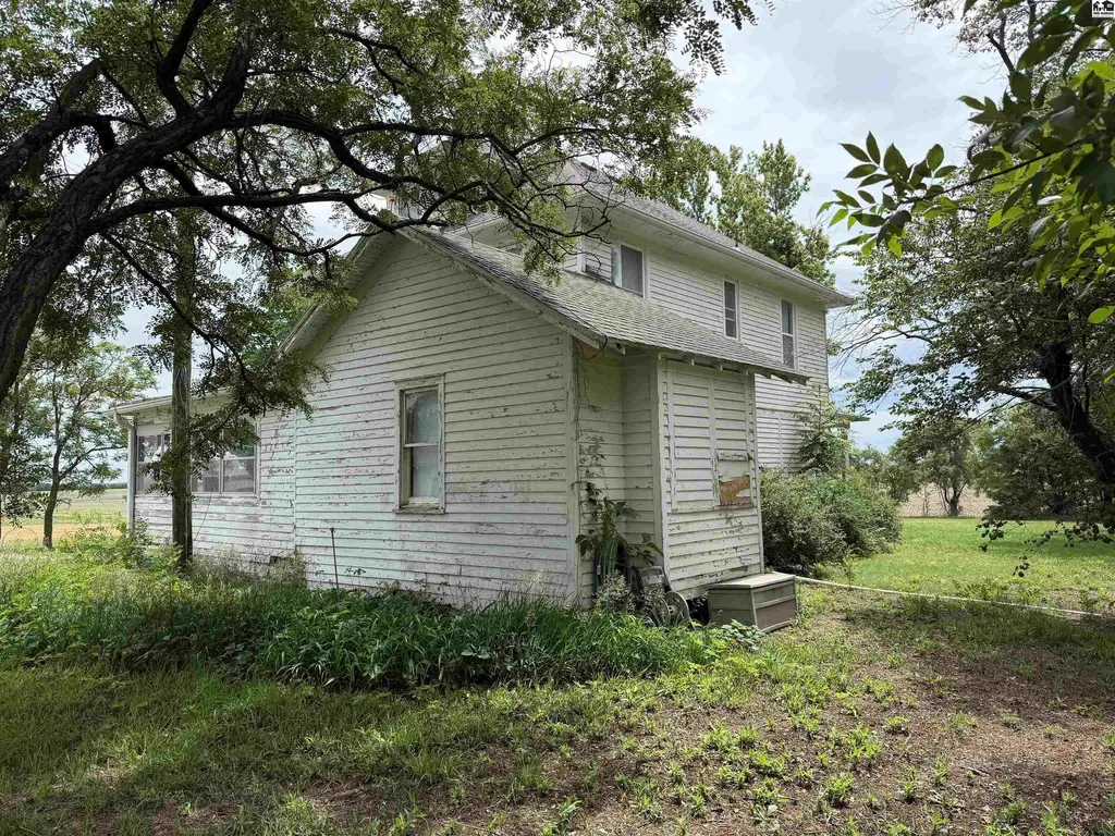 1190 90th Street Peabody KS 66866