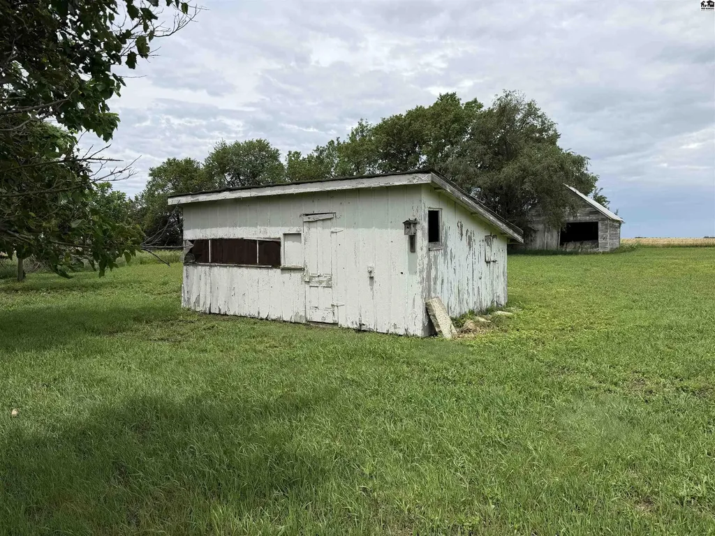 1190 90th Street Peabody KS 66866