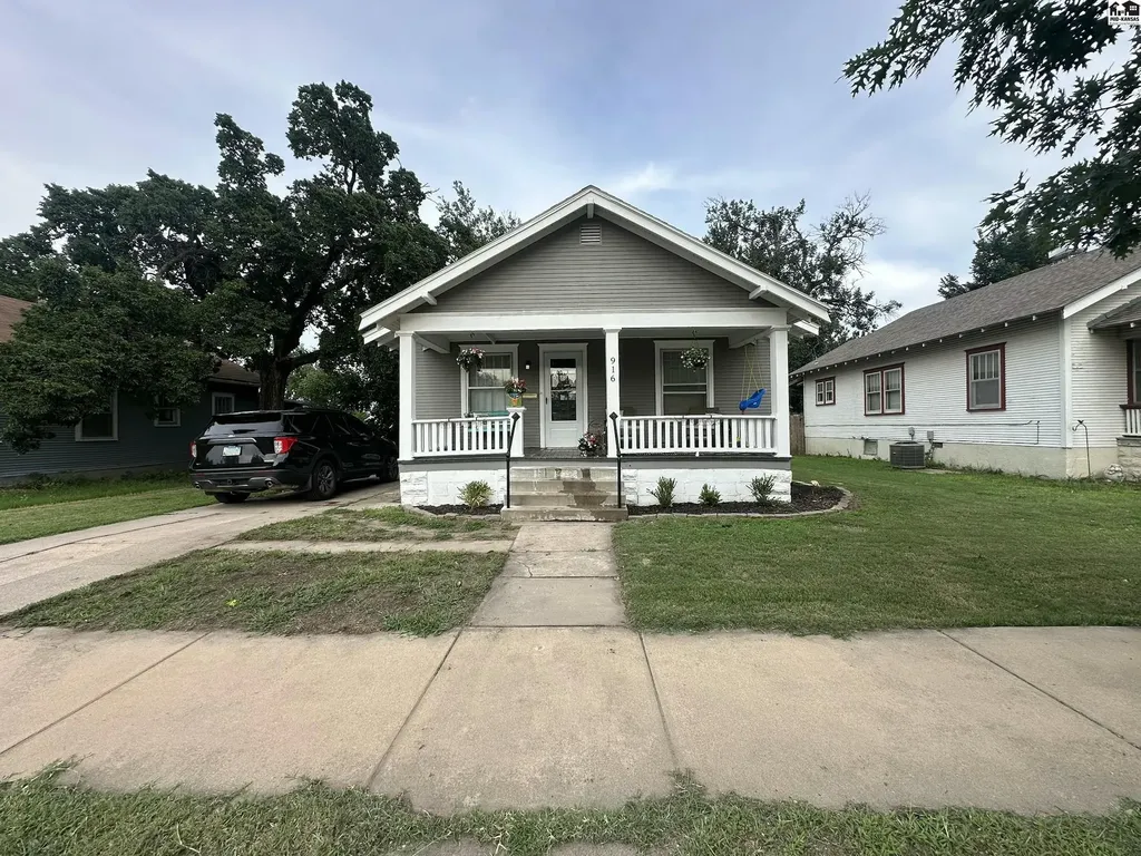 916 N Plum Street Hutchinson KS 67501