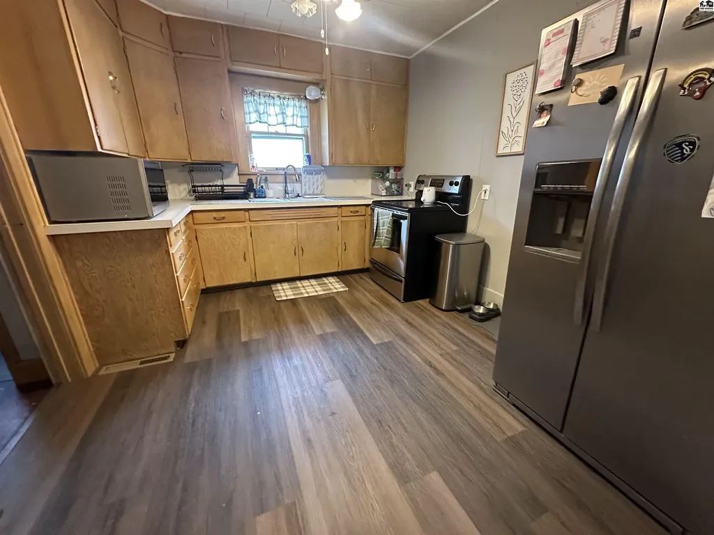 916 N Plum Street Hutchinson KS 67501