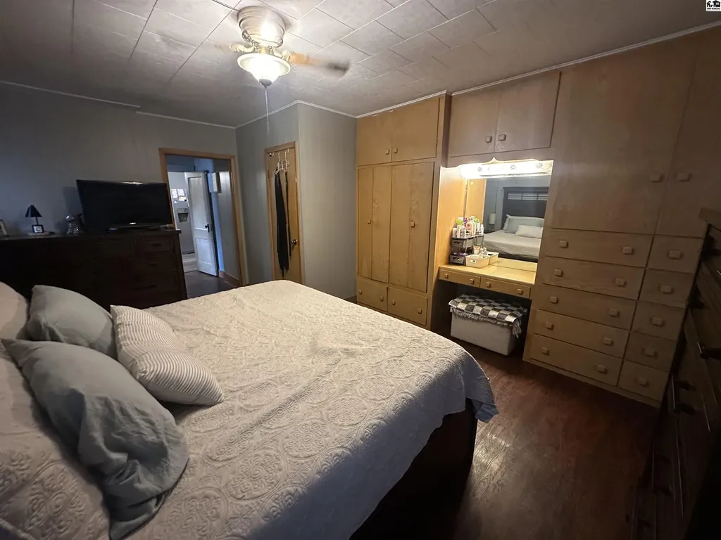 916 N Plum Street Hutchinson KS 67501
