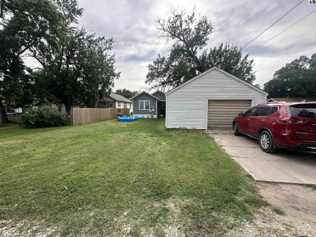 916 N Plum Street Hutchinson KS 67501