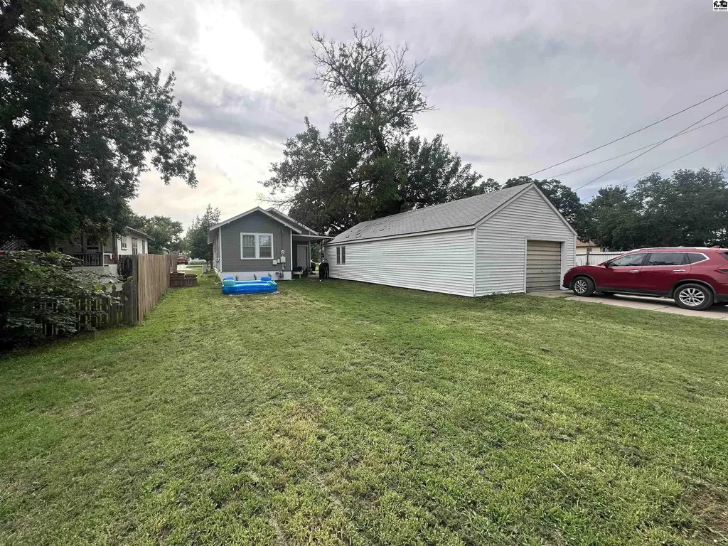 916 N Plum Street Hutchinson KS 67501