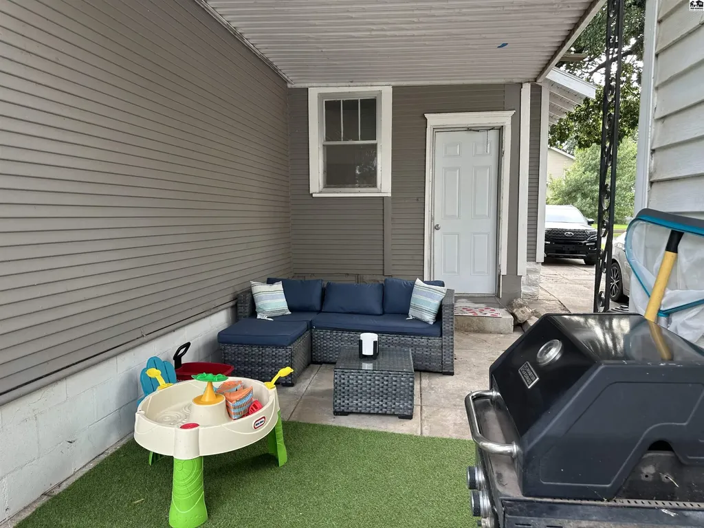 916 N Plum Street Hutchinson KS 67501