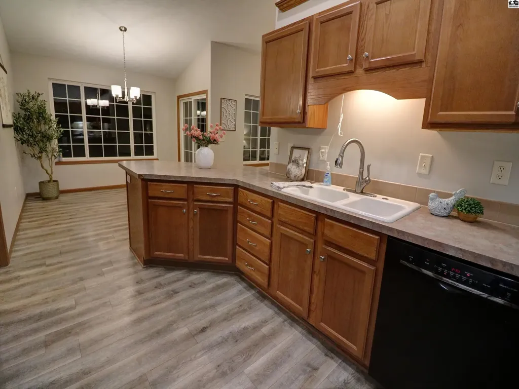 113 Brookview Court Hutchinson KS 67501