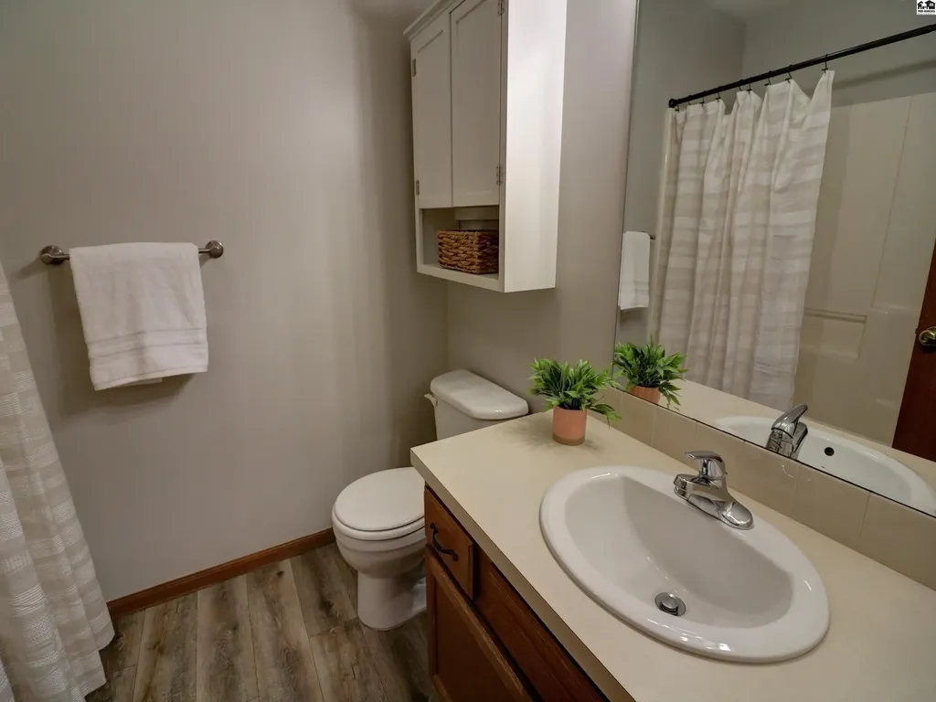 113 Brookview Court Hutchinson KS 67501