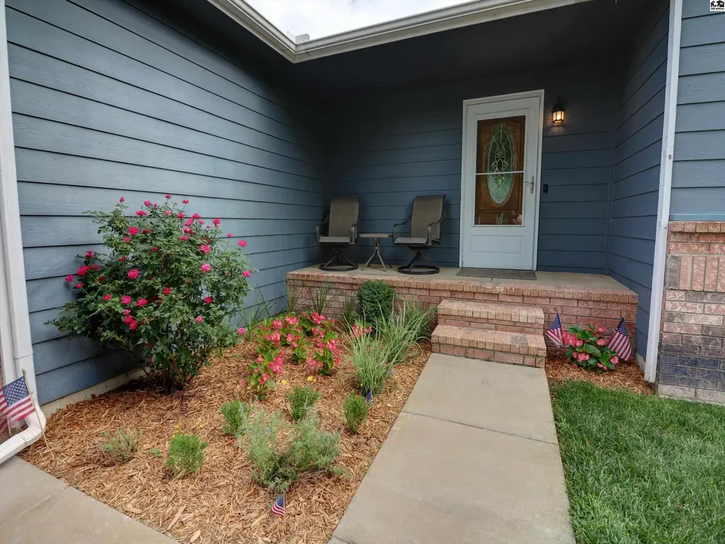 113 Brookview Court Hutchinson KS 67501