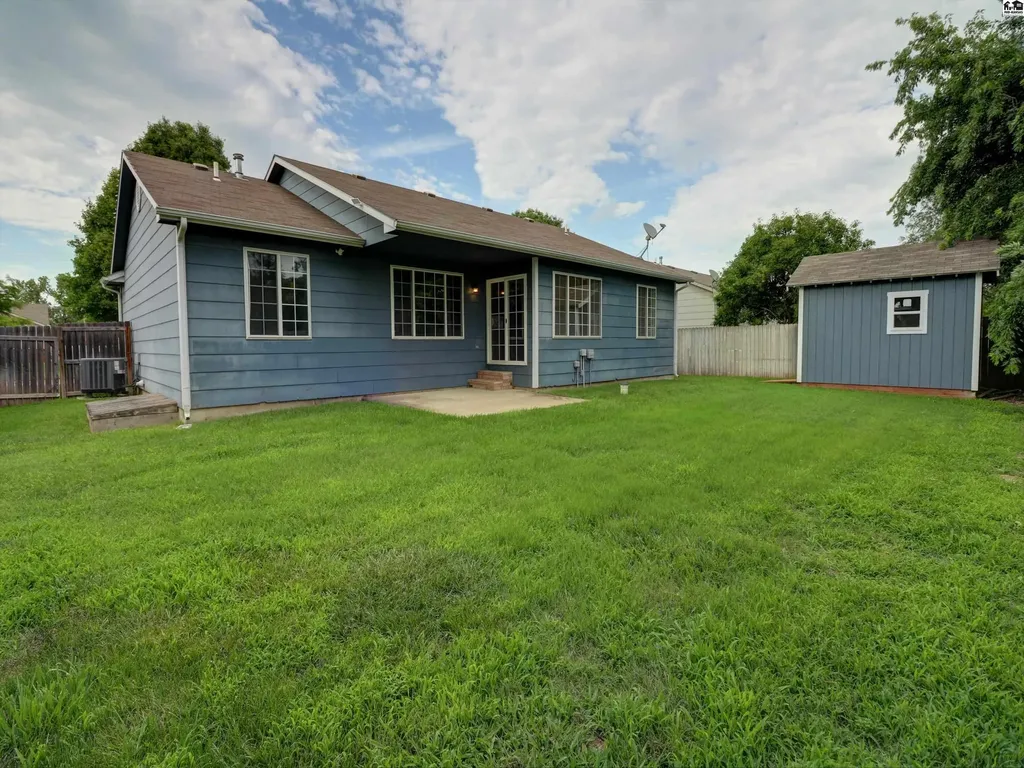 113 Brookview Court Hutchinson KS 67501