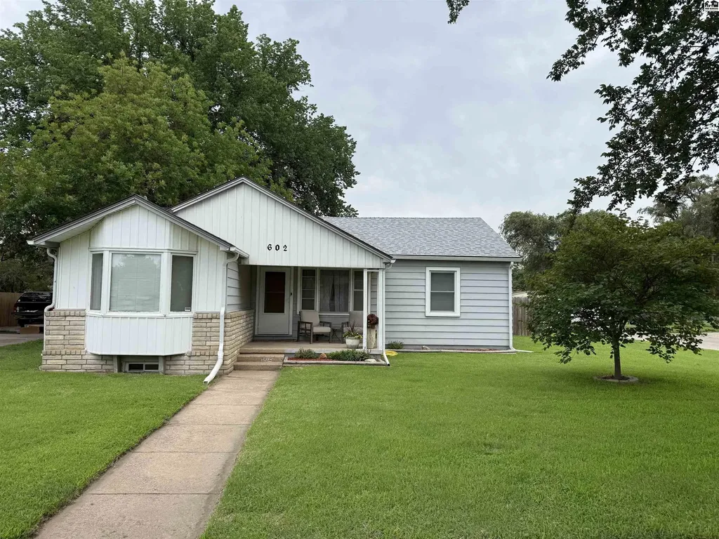 602 W 12th Avenue Hutchinson KS 67501