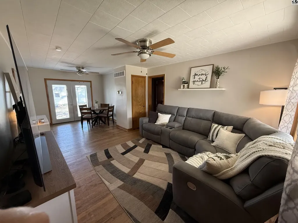 602 W 12th Avenue Hutchinson KS 67501