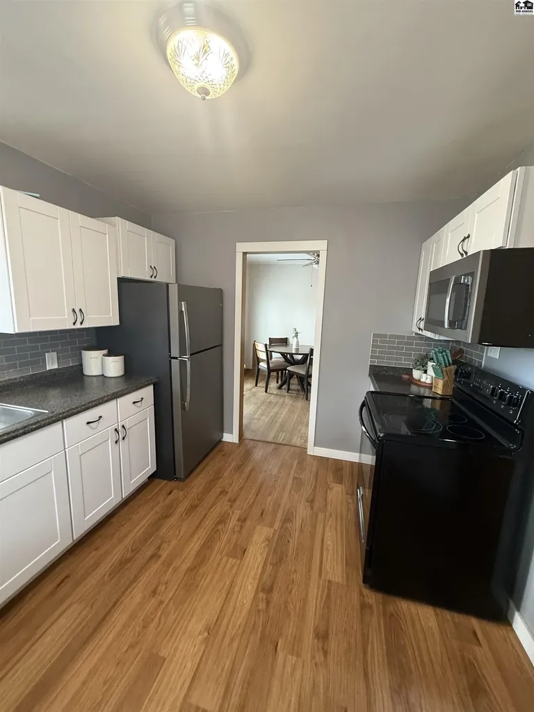 602 W 12th Avenue Hutchinson KS 67501