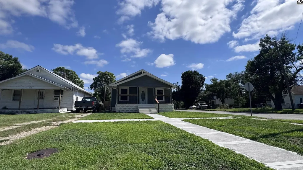1001 E Avenue A Hutchinson KS 67501-7456