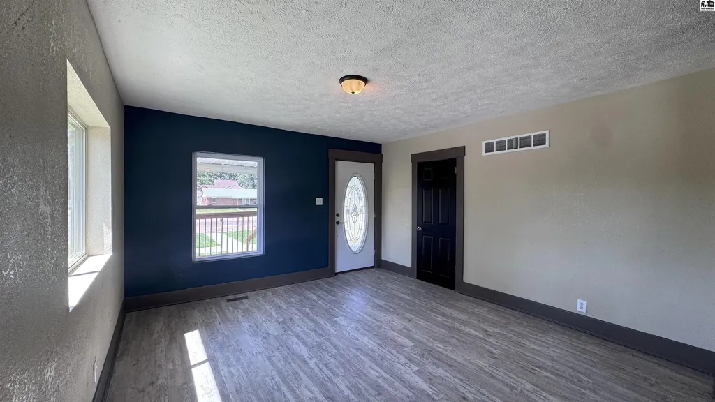 1001 E Avenue A Hutchinson KS 67501-7456