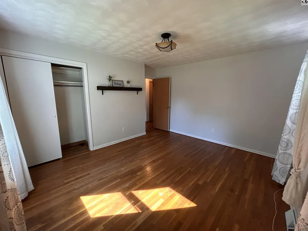 1304 Lyndon Drive Mcpherson KS 67460