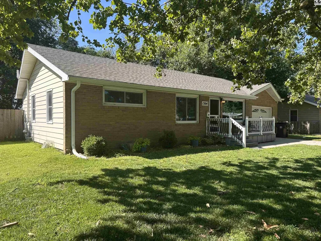 1304 Lyndon Drive Mcpherson KS 67460