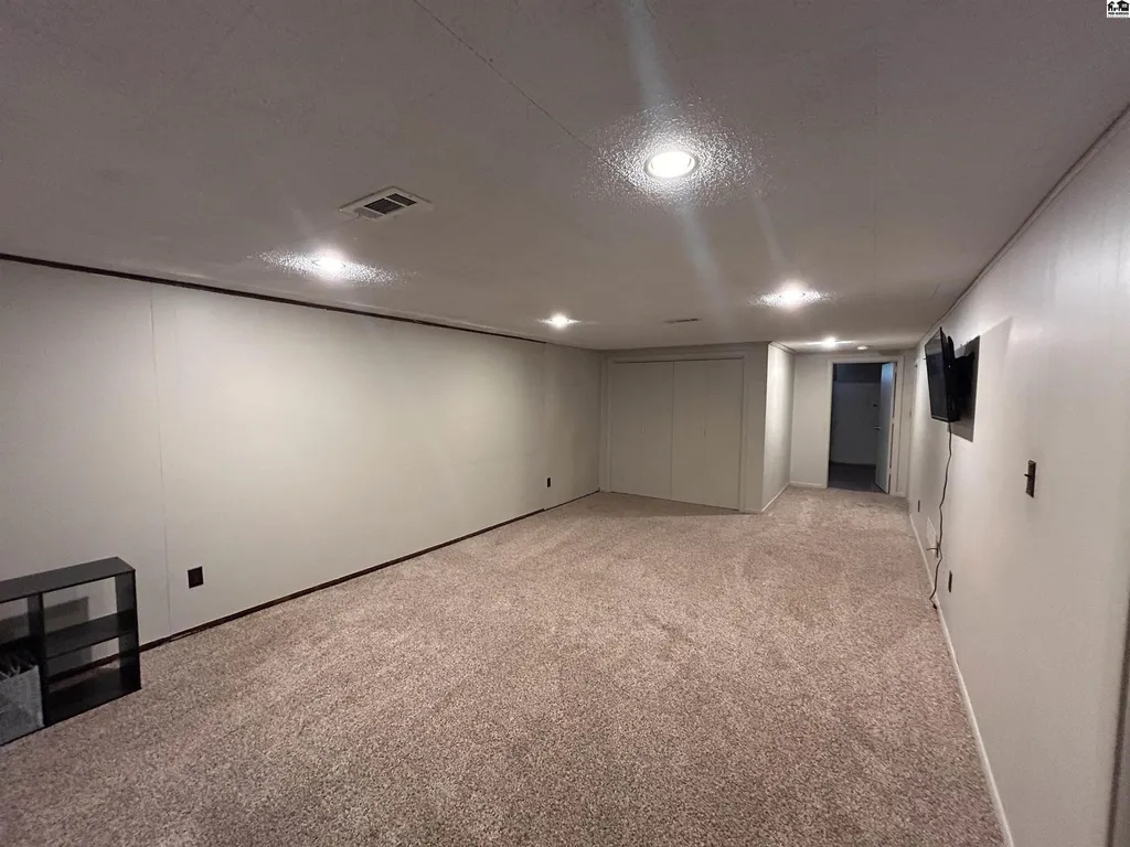 1304 Lyndon Drive Mcpherson KS 67460