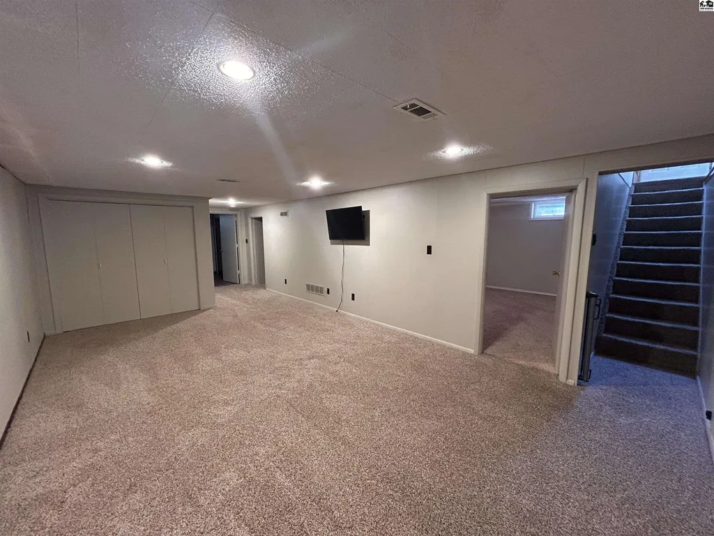 1304 Lyndon Drive Mcpherson KS 67460