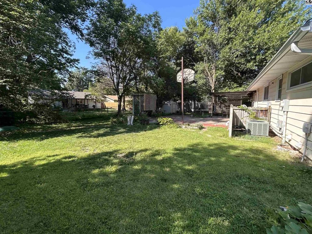 1304 Lyndon Drive Mcpherson KS 67460