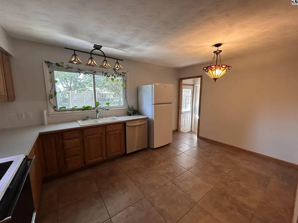 1304 Lyndon Drive Mcpherson KS 67460